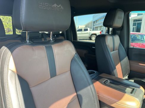 Used 2022 Chevrolet Silverado 3500 High Country w/ Technology Package AWD/4WD image 27