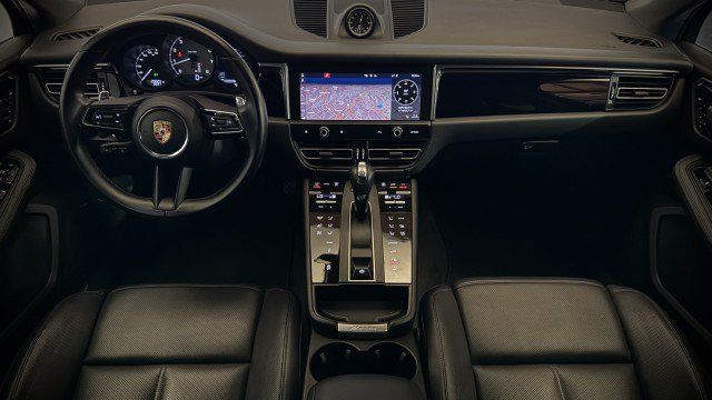 Used 2023 Porsche Macan S AWD/4WD image 6
