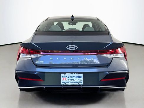 Used 2025 Hyundai Elantra SEL FWD image 7