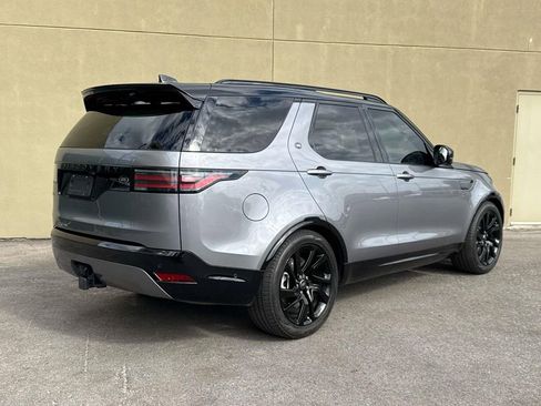 Used 2023 Land Rover Discovery S R-Dynamic image 8