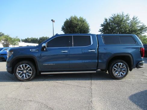 Used 2025 GMC Sierra 1500 Denali w/ Denali Reserve Package AWD/4WD image 4
