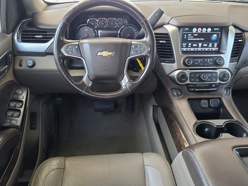 Used 2019 Chevrolet Suburban LT RWD image 12