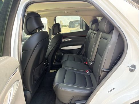 Certified 2026 Genesis GV70 2.5T Advanced AWD/4WD image 15