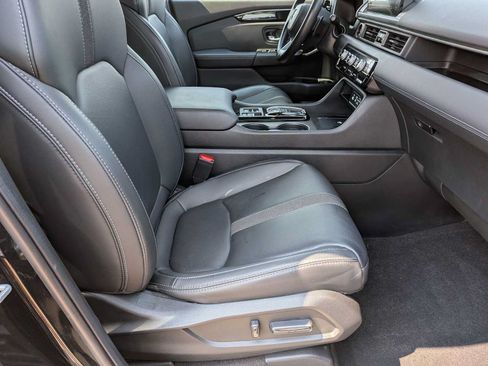 Certified 2025 Honda Pilot EX-L image 19