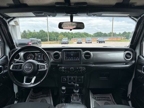 Used 2020 Jeep Wrangler Unlimited Sahara AWD/4WD image 29