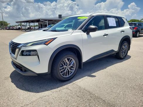 Used 2023 Nissan Rogue S AWD/4WD image 2