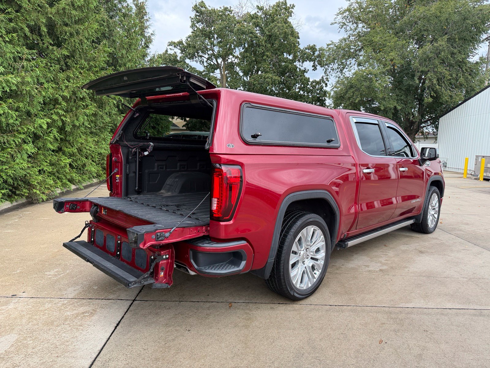 Used 2020 GMC Sierra 1500 Denali w/ Denali Ultimate Package AWD/4WD image 11