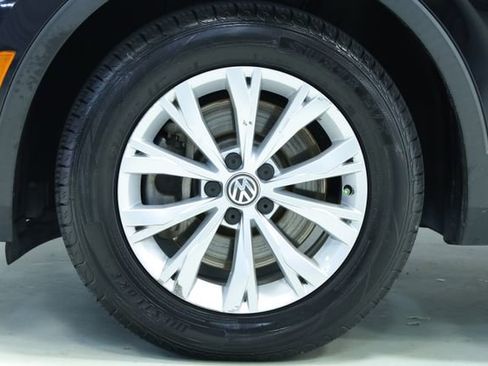 Used 2019 Volkswagen Tiguan S image 8