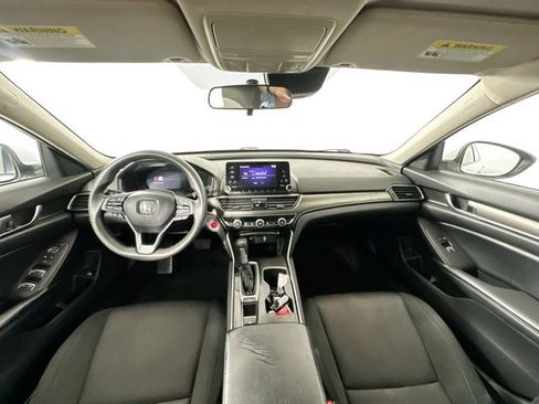 Used 2018 Honda Accord LX image 3