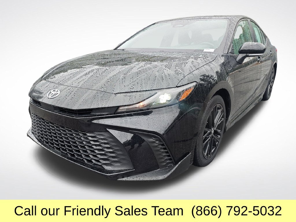 Certified 2025 Toyota Camry SE FWD image 1