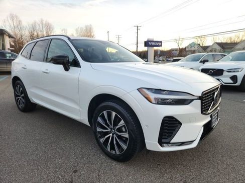 Certified 2025 Volvo XC60 B5 Plus image 6