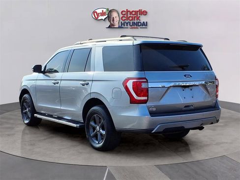 Used 2021 Ford Expedition XLT image 3