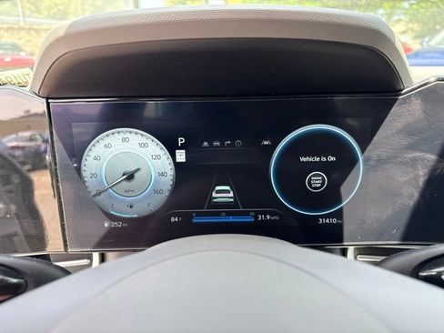 Used 2024 Hyundai Elantra SEL FWD image 8