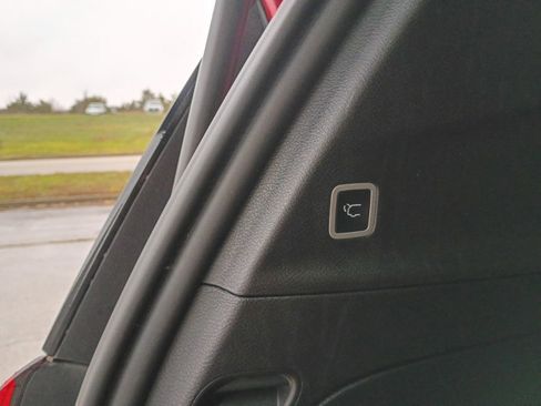 Used 2024 Chrysler Pacifica Touring-L w/ S Appearance Package image 13