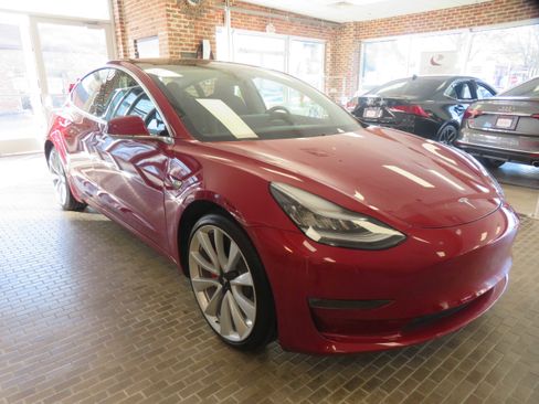 Used 2019 Tesla Model 3 Performance image 3