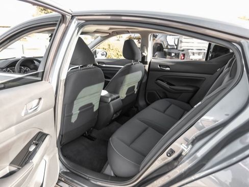 Used 2021 Nissan Altima 2.5 SV w/ SV Premium Package image 41