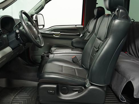 Used 2006 Ford F250 Super Duty Powerstroke 6.0L 4x image 4