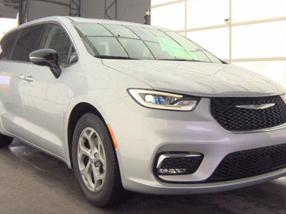 Used 2024 Chrysler Pacifica Limited