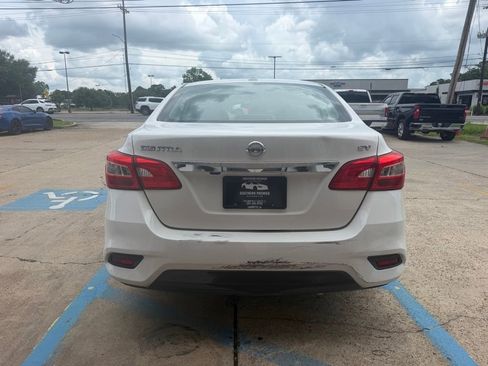 Used 2017 Nissan Sentra SV FWD image 6