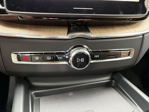 Used 2026 Volvo XC60 B5 Plus w/ Protection Package Premier image 19