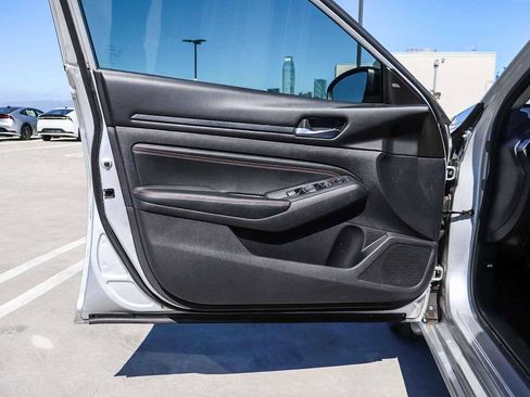 Used 2020 Nissan Altima 2.5 SR FWD image 22