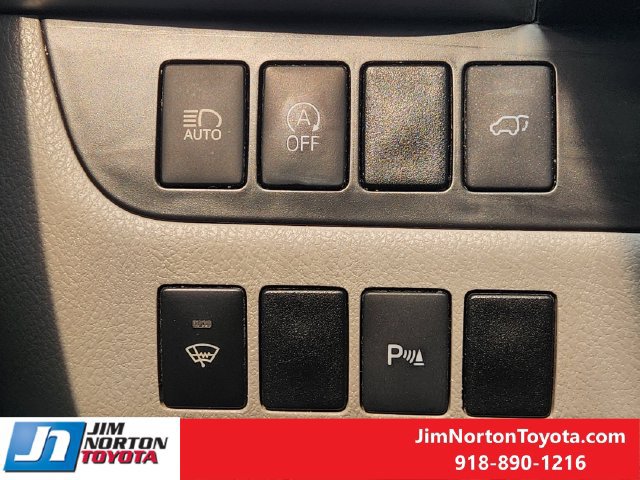 Used 2019 Toyota Highlander Limited FWD image 23