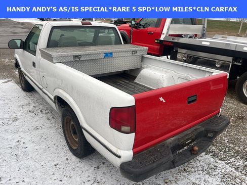 Used 2002 Chevrolet S10 Pickup 2WD Regular Cab image 11