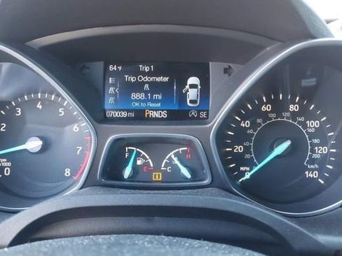 Used 2017 Ford Escape SE image 5