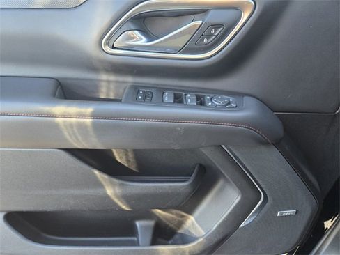 Used 2021 Chevrolet Suburban RST w/ Luxury Package image 33