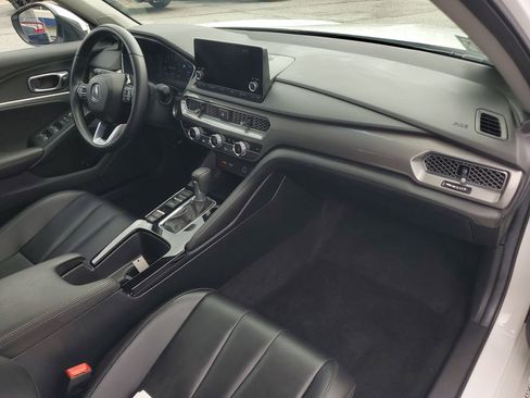 Certified 2025 Acura Integra Base image 4