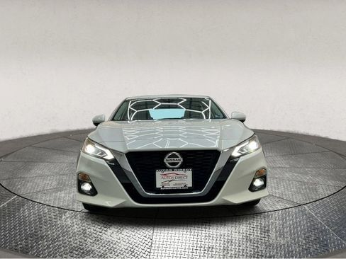Used 2022 Nissan Altima 2.5 Platinum image 3