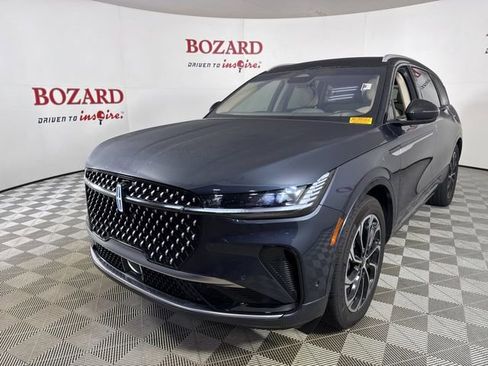 Used 2024 Lincoln Nautilus Reserve w/ Equipment Group 203A image 4