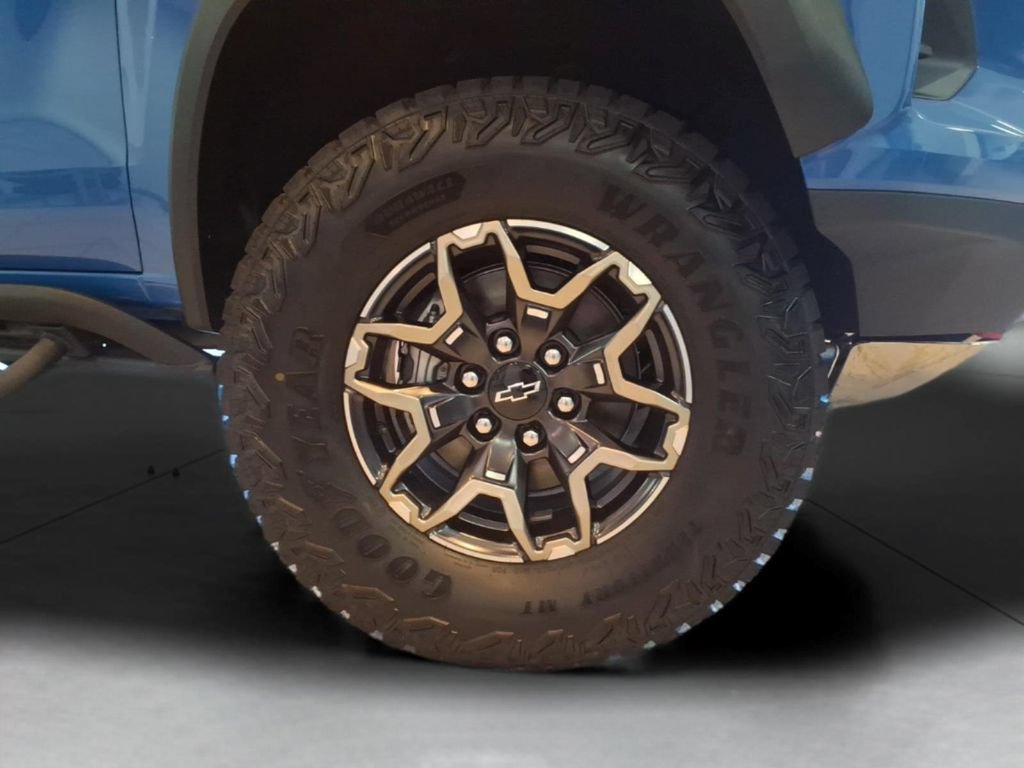 New 2026 Chevrolet Colorado ZR2 w/ Off-Road Front Bumper Package AWD/4WD image 12
