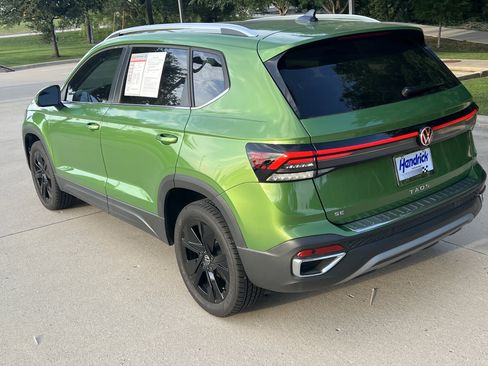 Used 2025 Volkswagen Taos SE FWD image 8