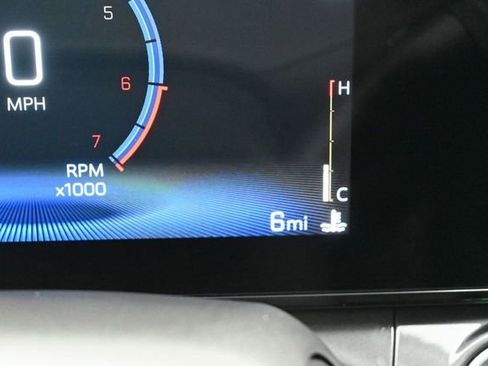 New 2026 Chevrolet Trax ACTIV w/ Sunroof Package FWD image 28