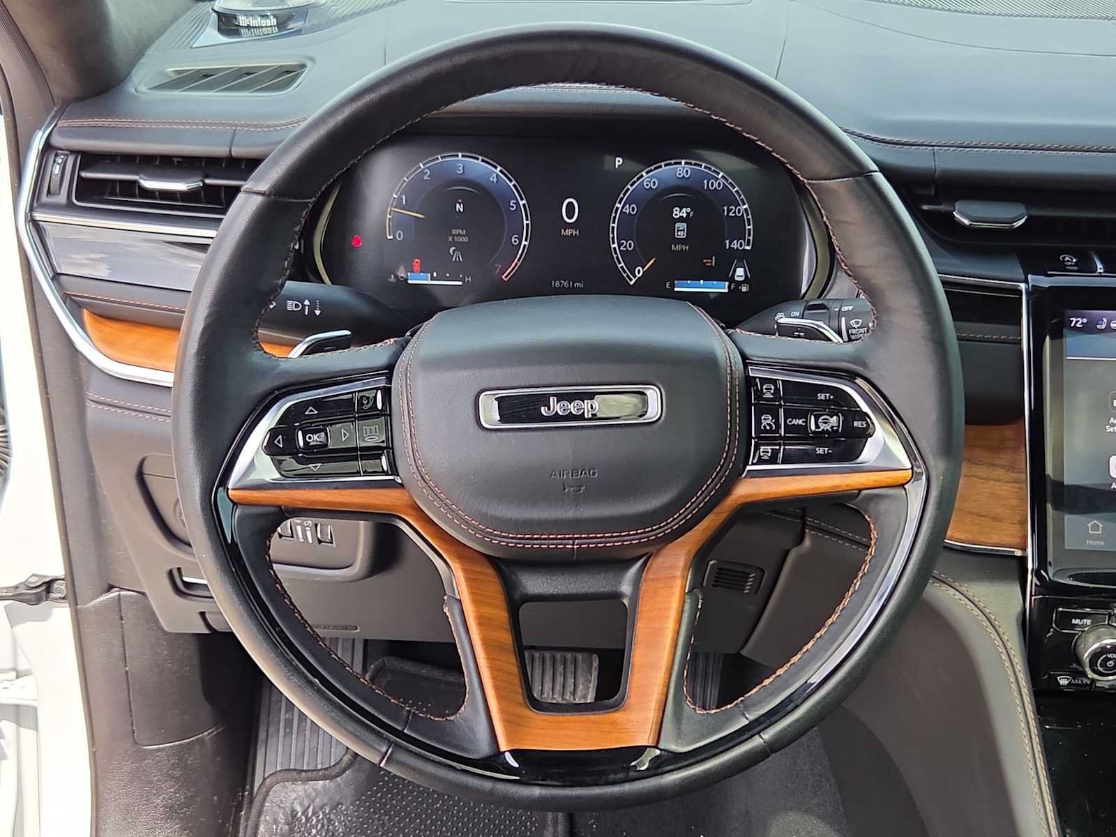 Used 2024 Jeep Grand Cherokee L Summit AWD/4WD image 19