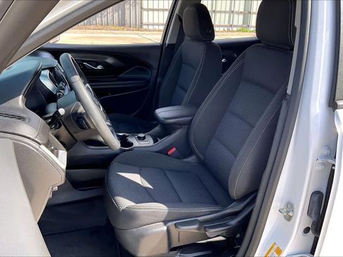 Used 2024 GMC Terrain SLE FWD image 16