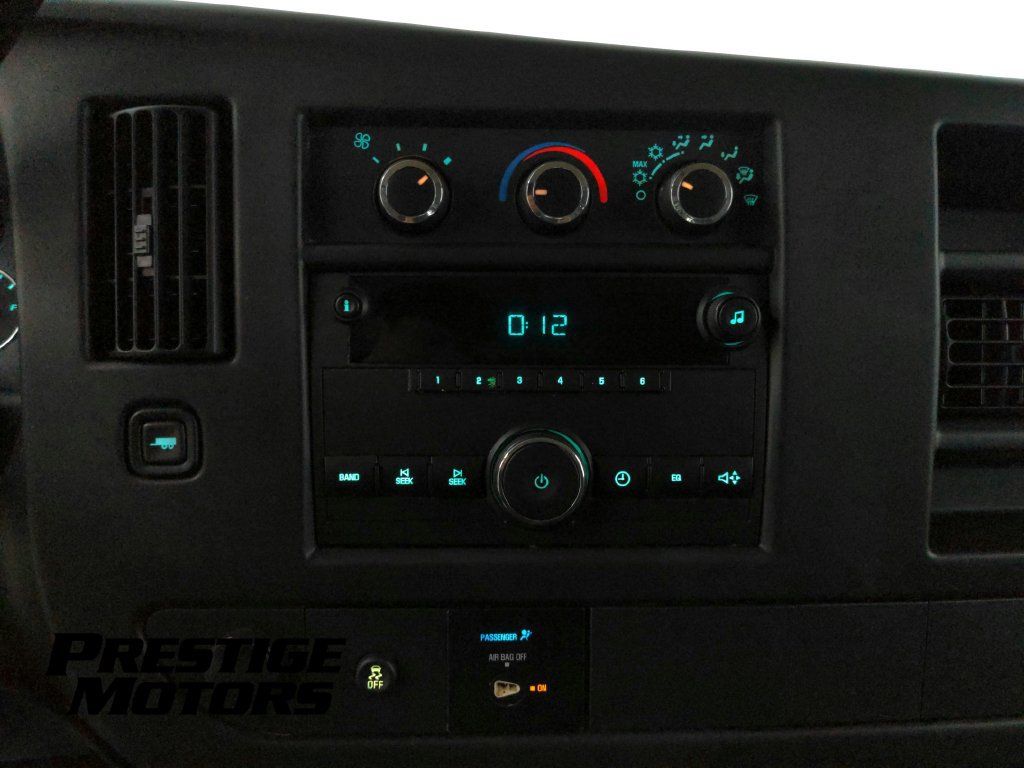 Used 2014 Chevrolet Express 2500 Extended RWD image 18