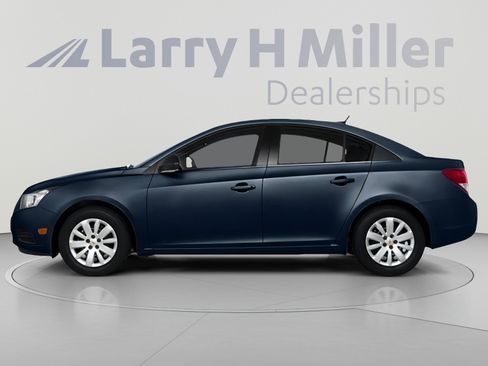 Used 2014 Chevrolet Cruze LT FWD image 3