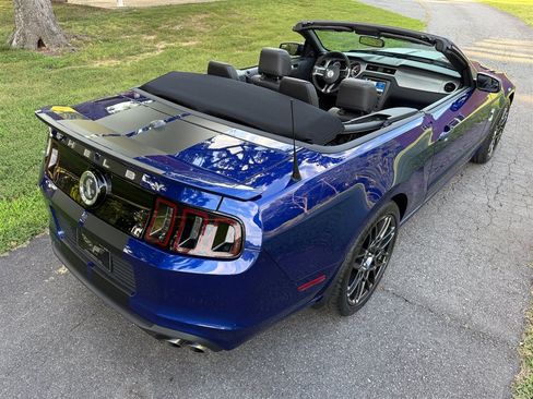 Used 2014 Ford Mustang Shelby GT500 w/ Equipment Group 821A RWD image 38