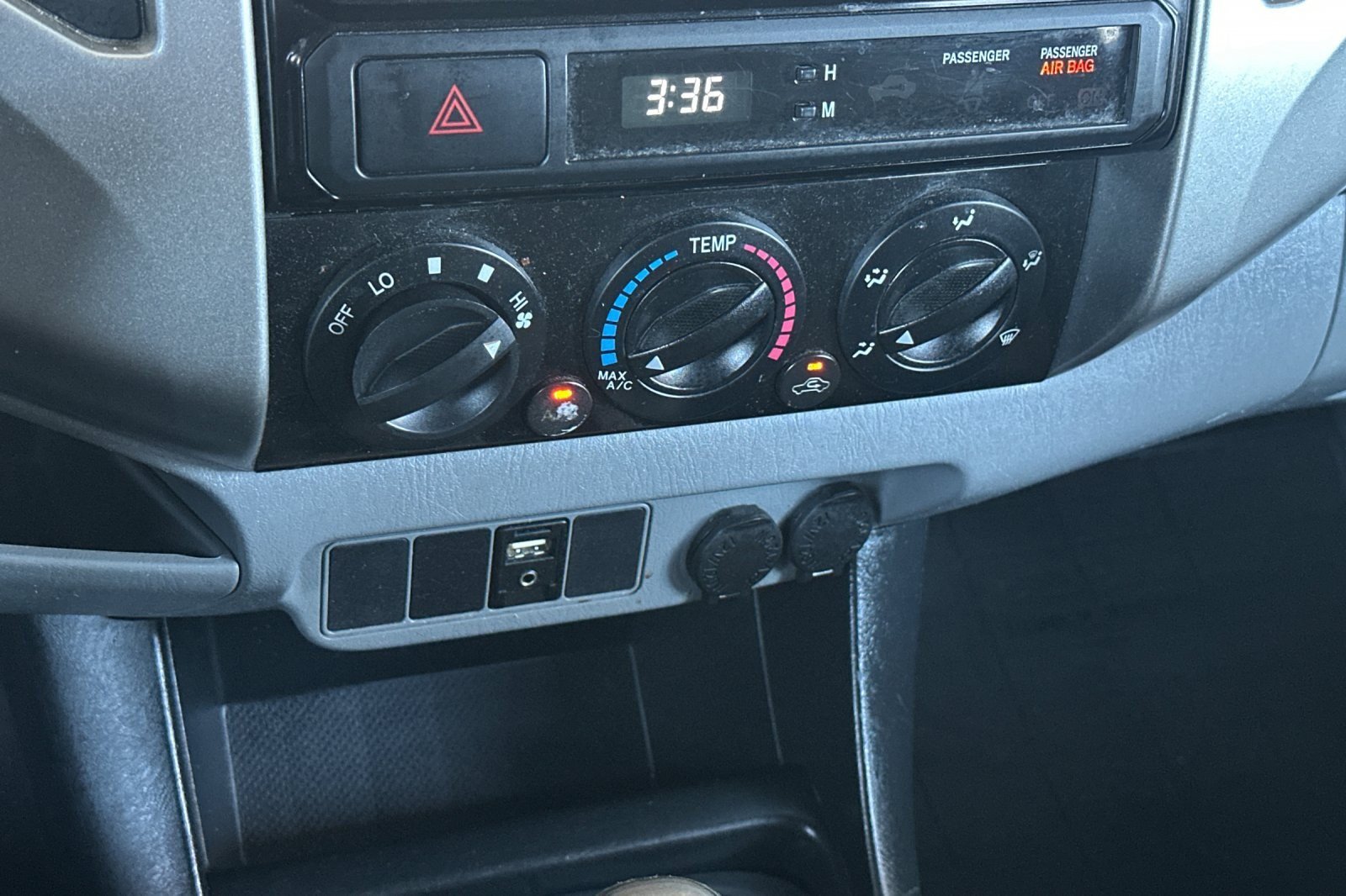 Used 2014 Toyota Tacoma PreRunner w/ SR5 Package RWD image 18