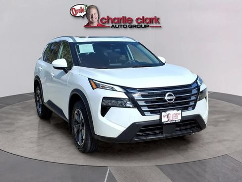 Used 2024 Nissan Rogue SV w/ SV Premium Package FWD image 7