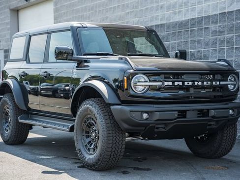 New 2026 Ford Bronco Outer Banks w/ Sasquatch Package AWD/4WD image 2