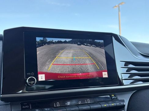 Used 2025 Toyota Camry LE FWD image 10