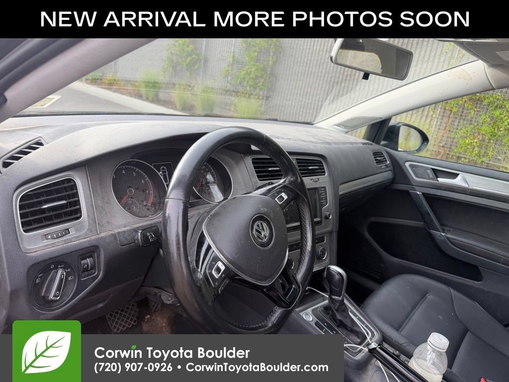 Used 2016 Volkswagen Golf SE w/ Lighting Package FWD image 12