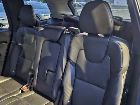 Used 2017 Volvo XC90 T6 Momentum w/ Vision Package image 14