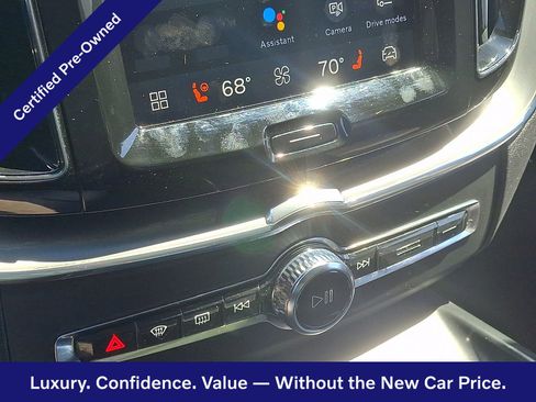 Certified 2024 Volvo XC60 B5 Core w/ Climate Package AWD/4WD image 17