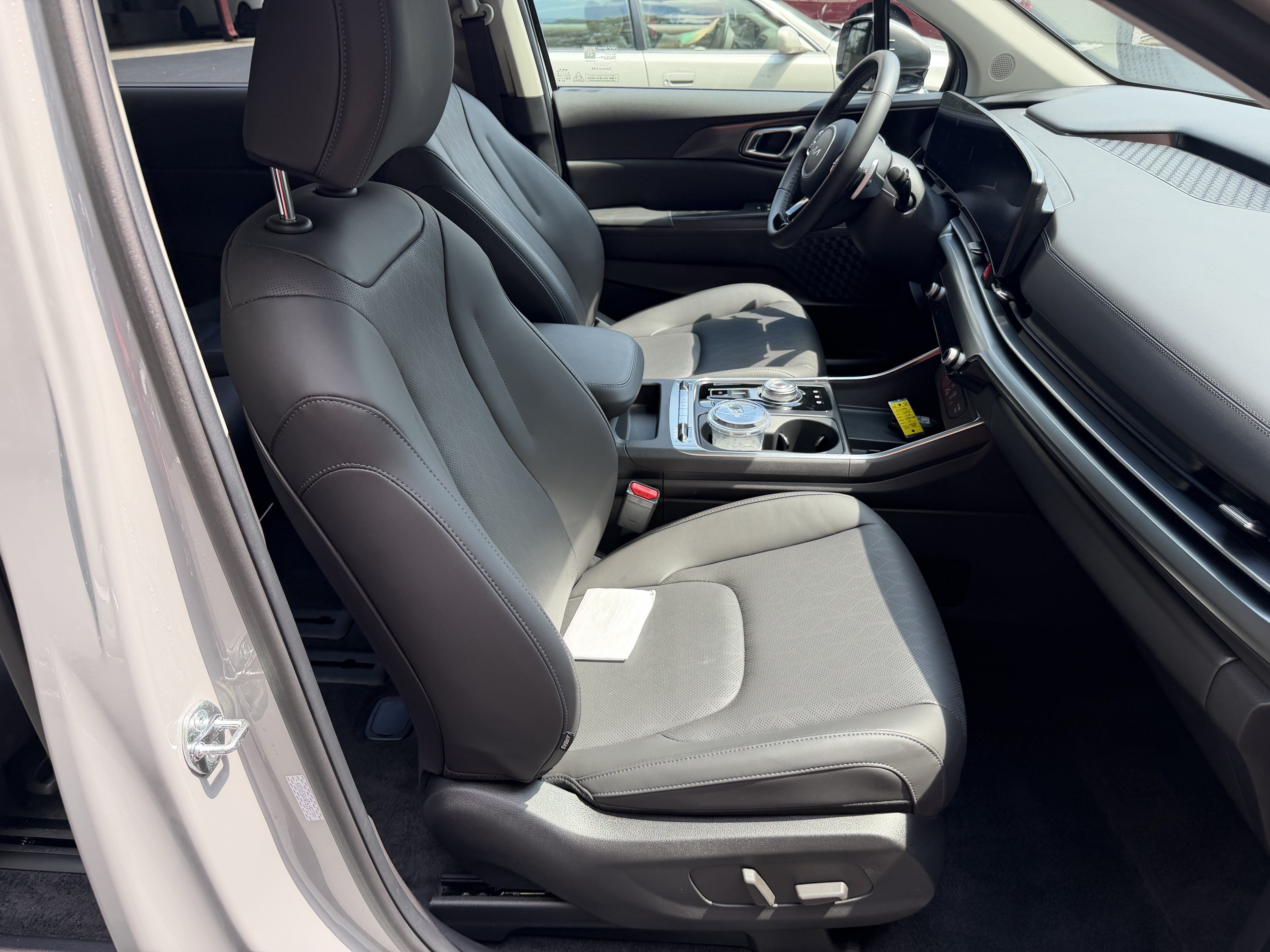 Certified 2026 Kia Carnival SX FWD image 13