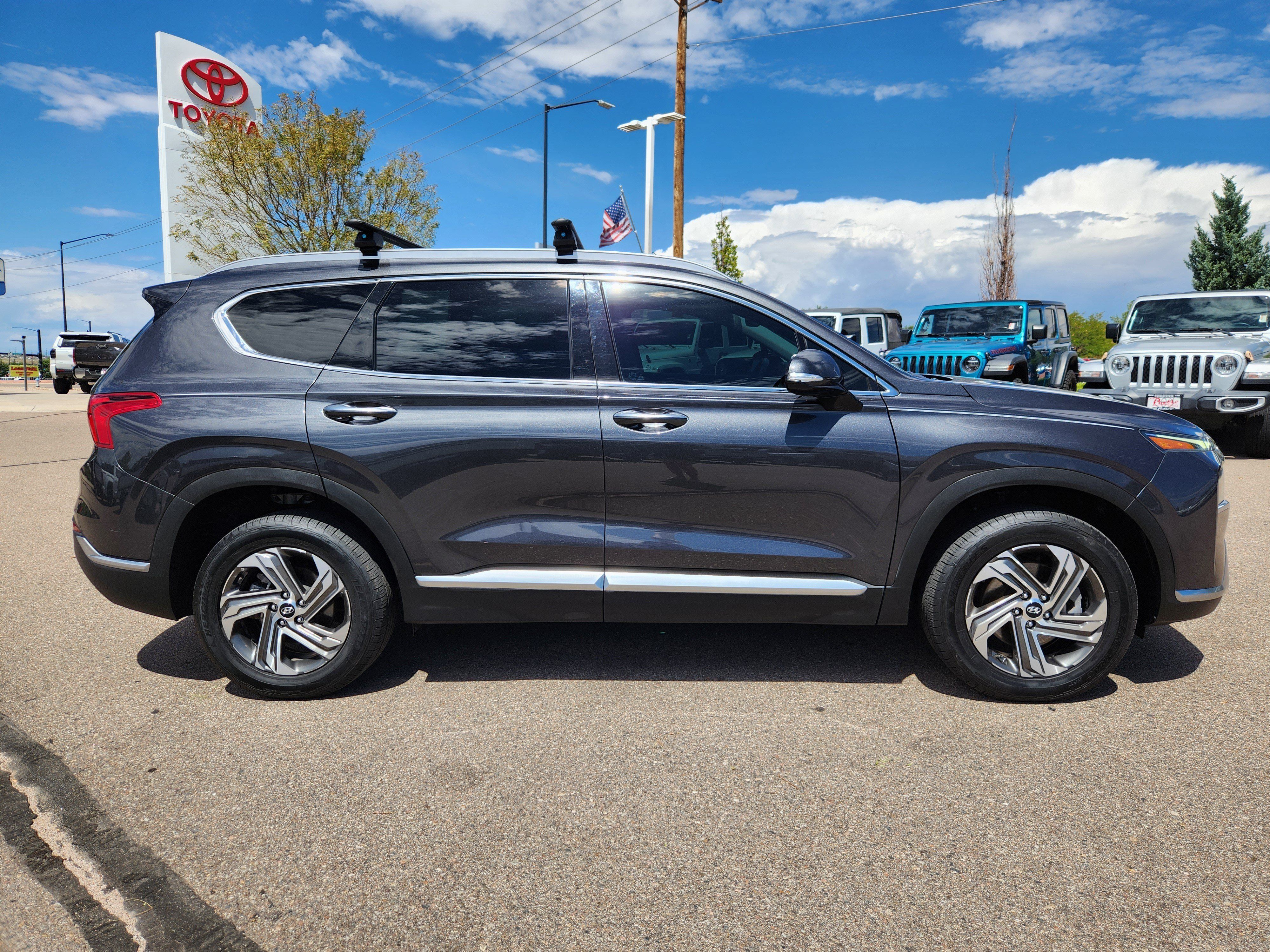 Used 2021 Hyundai Santa Fe SEL w/ Convenience + Premium Package AWD/4WD image 2