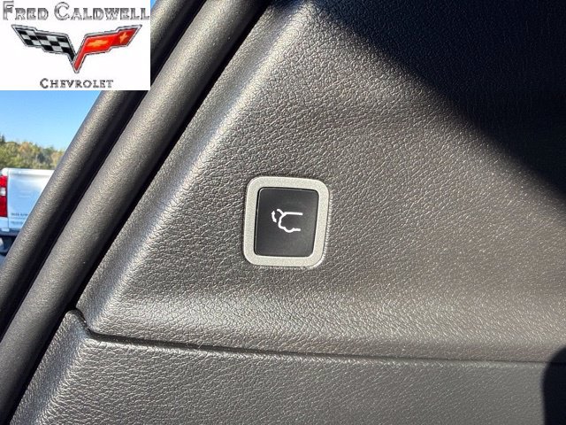 Used 2025 Chrysler Voyager LX FWD image 19